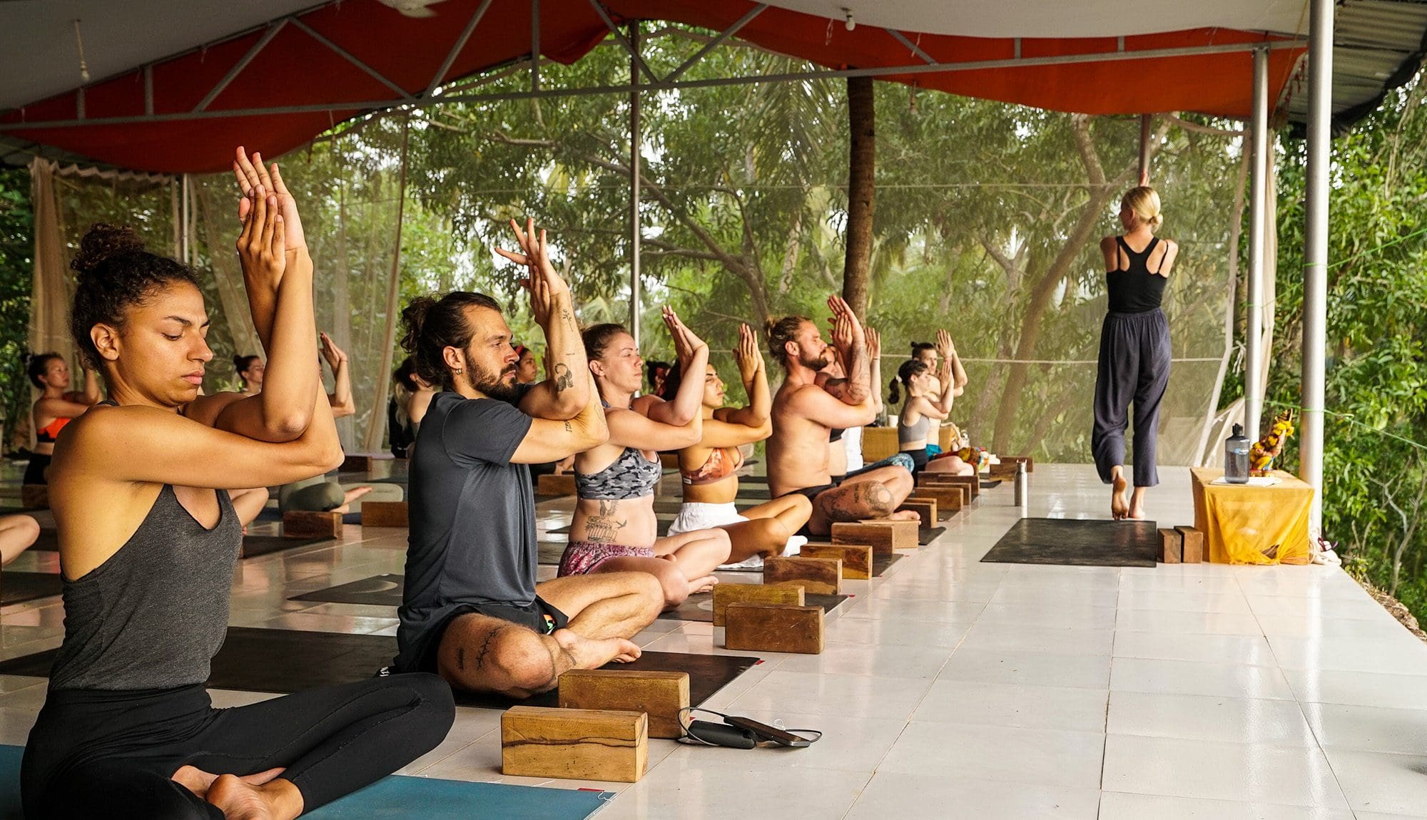Yoga teacher training courses by Sampoorna Yoga